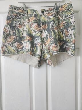 Kut from the Kloth Tropical Leaf Print Denim Cutoff Shorts - Women's 18